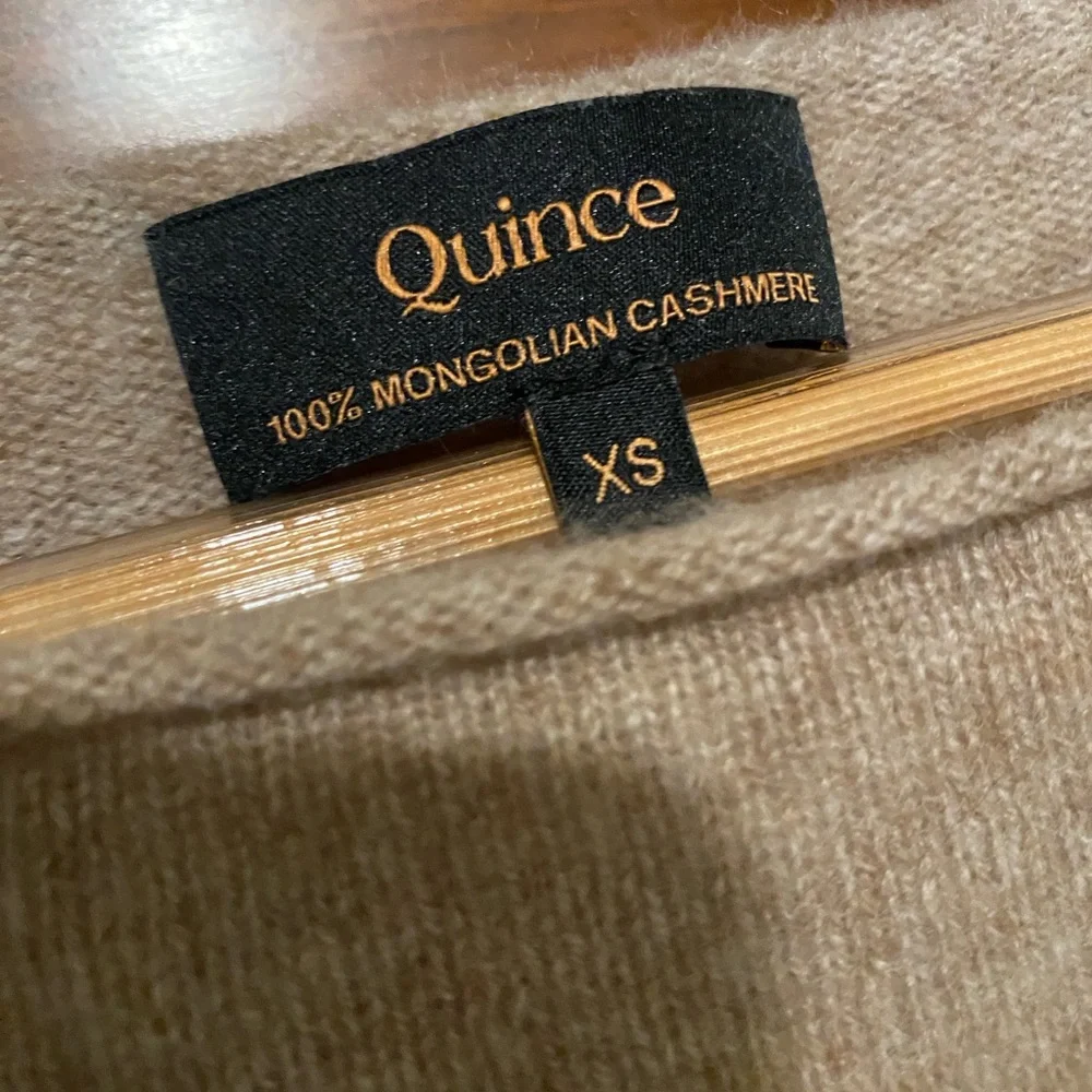 Quince XS Cashmere Sweater - Picture 4 of 5